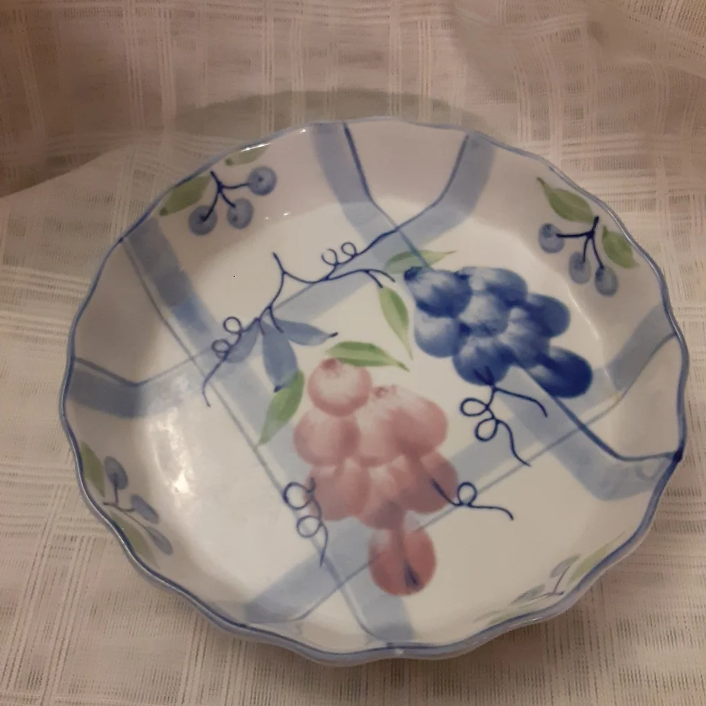 Bake Ware Dish w/Fluted Edges 7